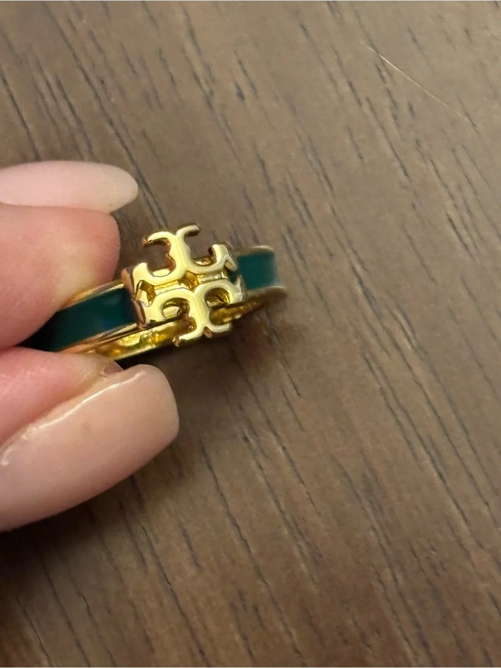 Gold-plated Green Enamel Logo Band Ring tory Burch brand new without tags size 6